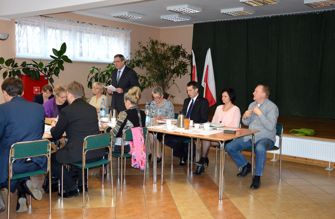 Relacja z&nbsp;XXXIII sesji Rady Gminy Powidz