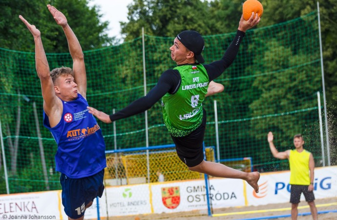 Plażowi piłkarze ręczni z&nbsp;Powidza z&nbsp;sukcesami