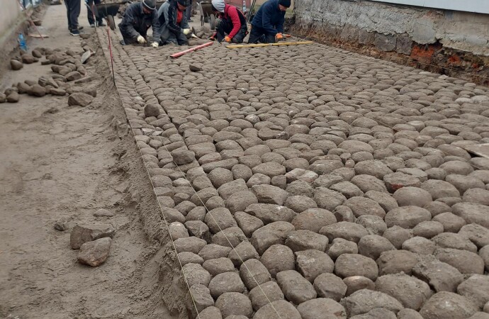 Trwają prace przy ul.&nbsp;Lokacji Powidz 1243&nbsp;r.