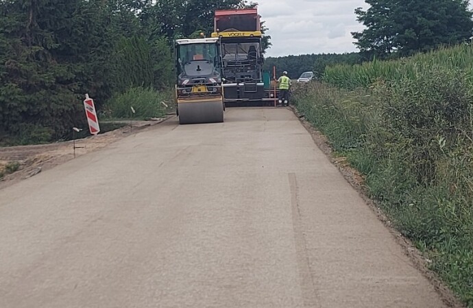 Trwa remont drogi Powidz-Wylatkowo