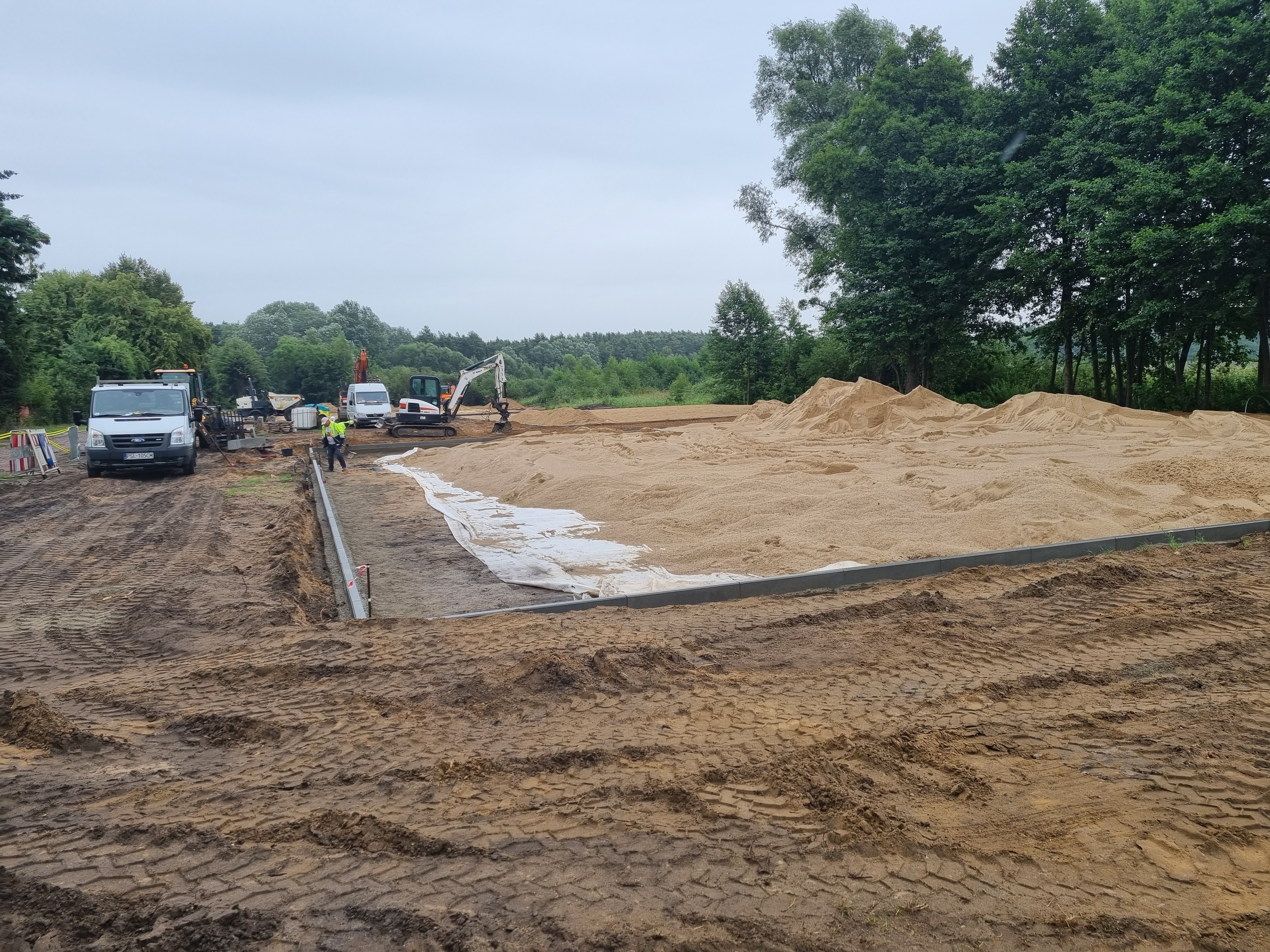 Trwają prace przy budowie kompleksu boisk do sportów plażowych